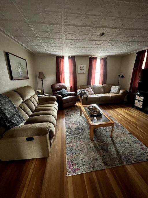 Cute 6-Bedroom Getaway In The Heart Of Littleton Dış mekan fotoğraf