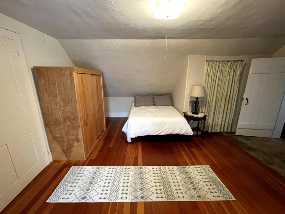 Cute 6-Bedroom Getaway In The Heart Of Littleton Dış mekan fotoğraf